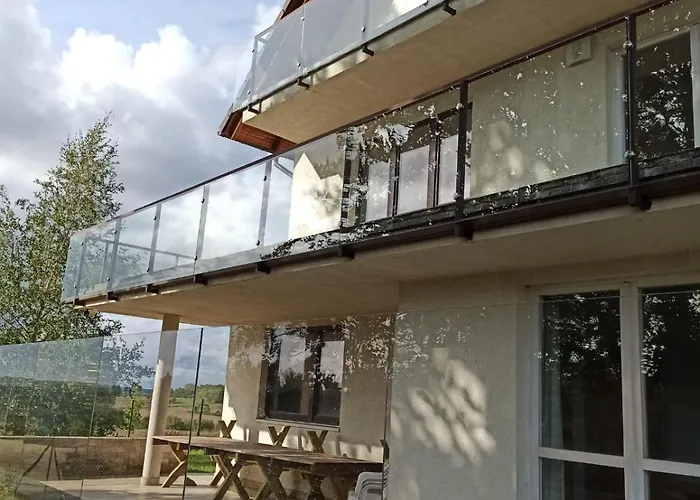 Dom Na Wichrowym Wzgorzu شقة برودينيسا